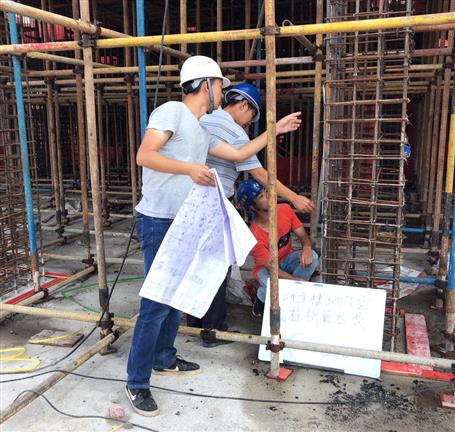 桂华分公司：坚守岗位，，，，，端午节建设工地不停歇