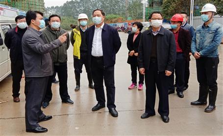 韦朝永：全力推进项目进度  确保民生工程按时交付