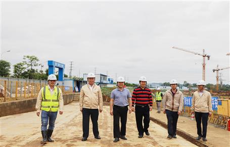 甘斌到公司项目调研指导党全发国际作