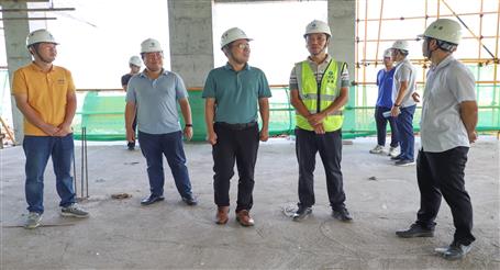 【“两个年”双提升】廖立波到冶建桂华分公司明德中学项目调研指导工作