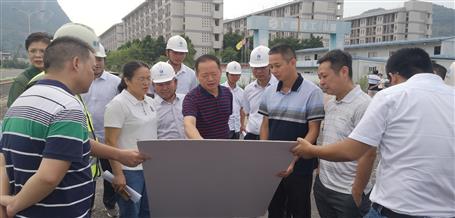 柳州市轨道集团董事长胡建军到冶建第二分公司项目调研指导
